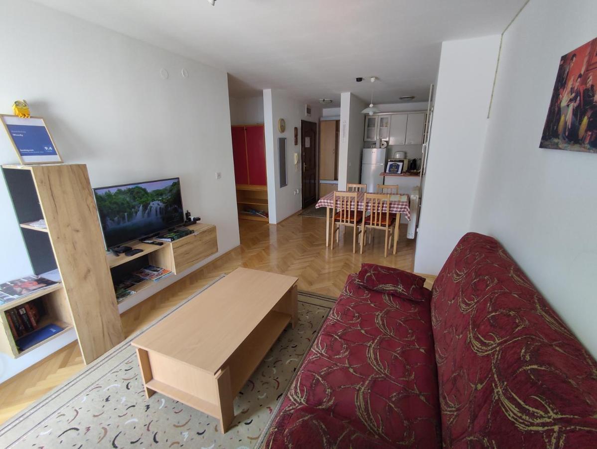 Woody Apartment โนวีซาด ภายนอก รูปภาพ